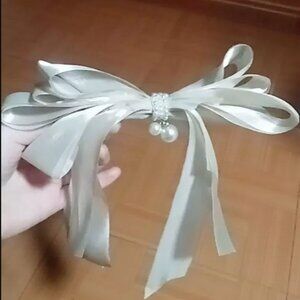 Silk bow hair clip with pearls